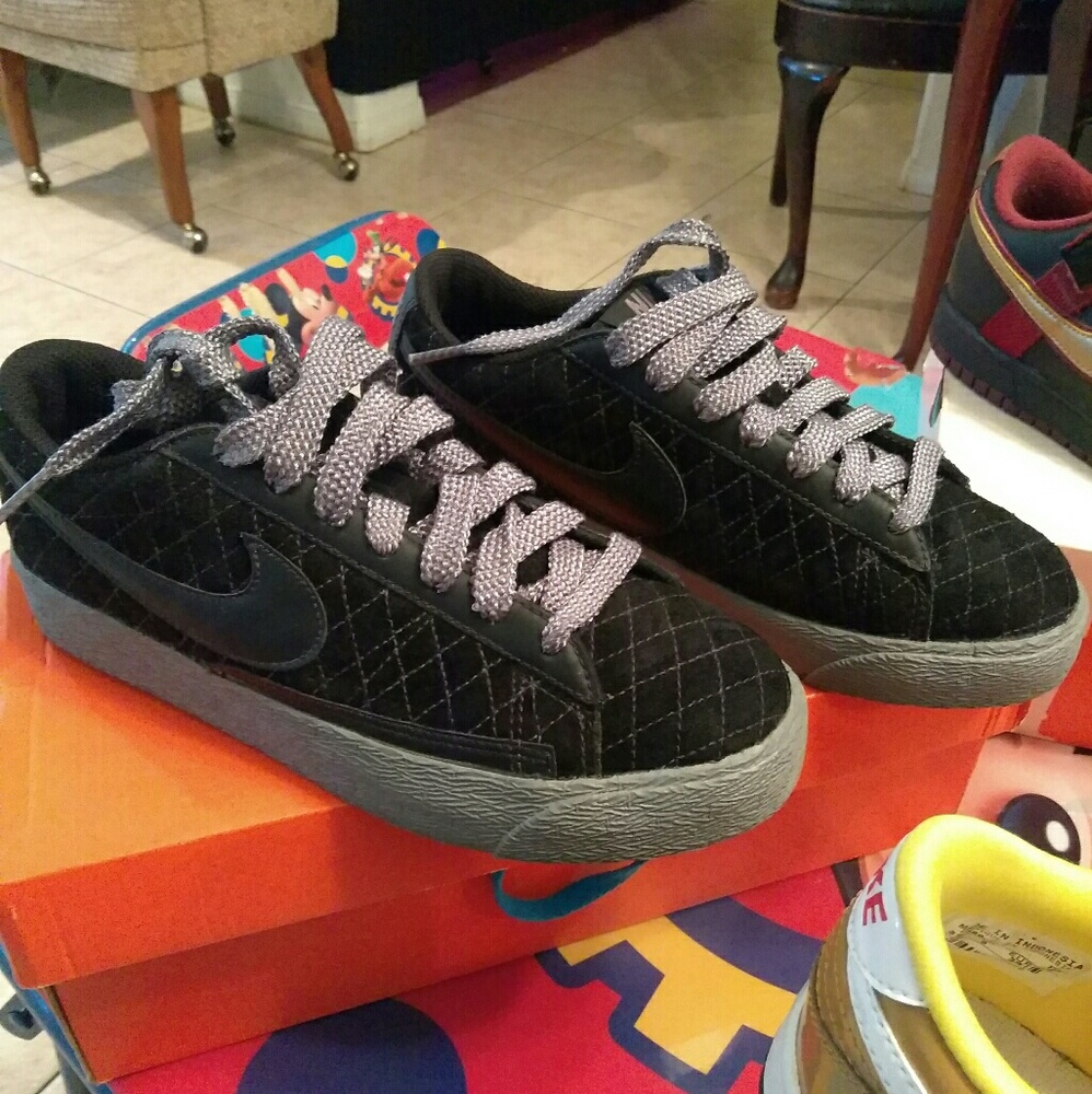 Nike - Picture 2 of 3